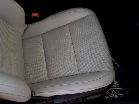 Used 2014 Lexus ES 350 w/ Luxury Package FWD image 35