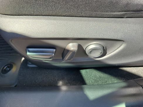 Used 2022 Toyota RAV4 XLE image 14