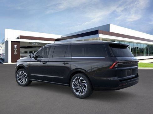 New 2026 Lincoln Navigator L Reserve AWD/4WD image 4