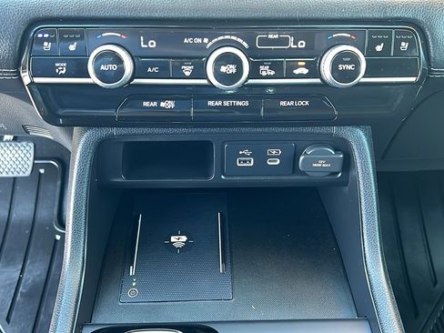 Used 2025 Honda Pilot Elite image 22