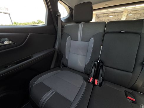 Used 2025 Chevrolet Blazer LT FWD image 35