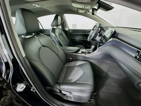 Used 2024 Toyota Camry SE image 29