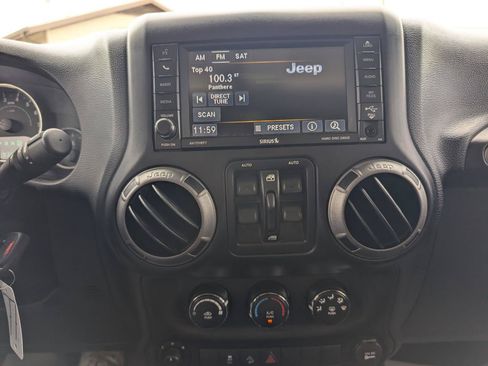 Used 2015 Jeep Wrangler Unlimited Sport w/ Quick Order Package 24S AWD/4WD image 12