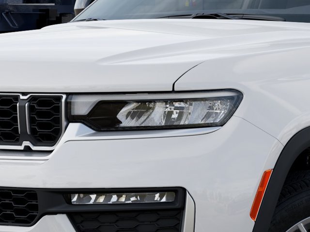 New 2027 Jeep Grand Cherokee Limited RWD image 10