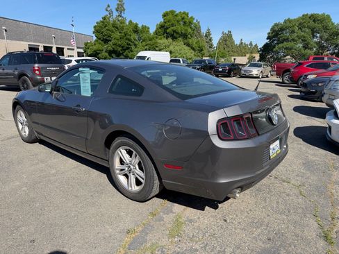 Used 2013 Ford Mustang Coupe image 3