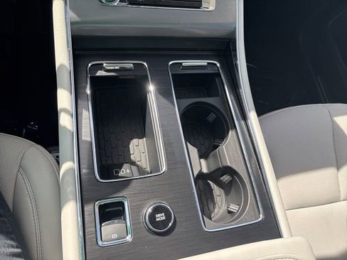 New 2026 Lincoln Aviator AWD image 16