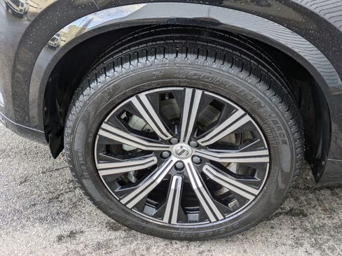 Used 2023 Volvo XC90 B5 Core w/ Climate Package image 11