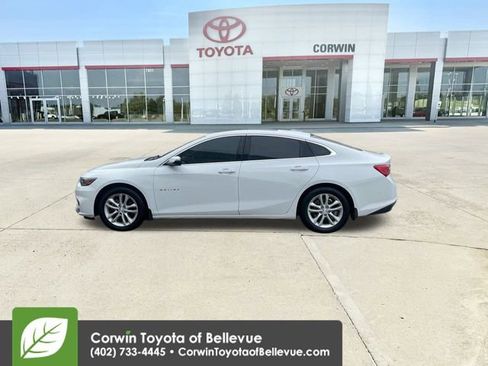 Used 2017 Chevrolet Malibu LT image 5