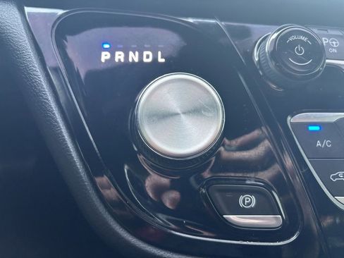 Used 2020 Chrysler Pacifica Touring w/ Advanced Safetytec Group image 26