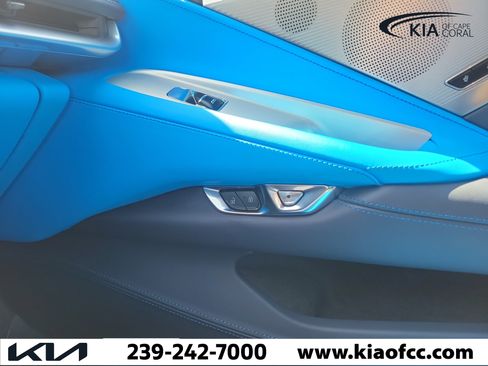 Used 2022 Chevrolet Corvette Stingray Premium Conv w/ Z51 Performance Package RWD image 24