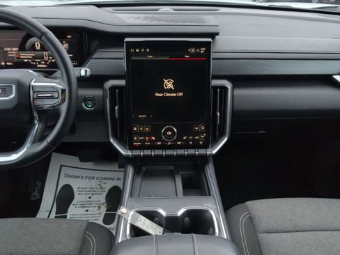 Used 2025 GMC Acadia Elevation image 17