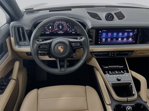 Certified 2026 Porsche Cayenne Coupe image 22