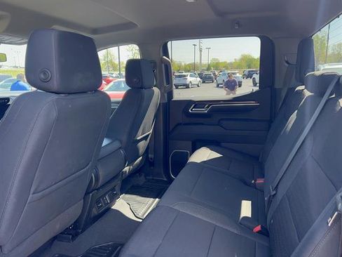 Used 2023 Chevrolet Silverado 1500 LT AWD/4WD image 15