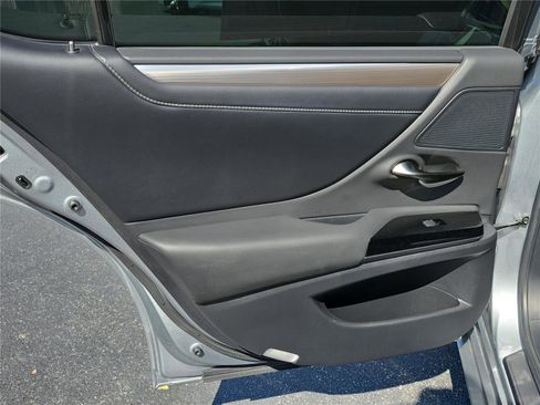 Used 2022 Lexus ES 350 F Sport image 6