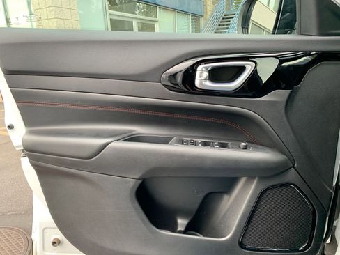 Used 2025 Jeep Compass Trailhawk image 20