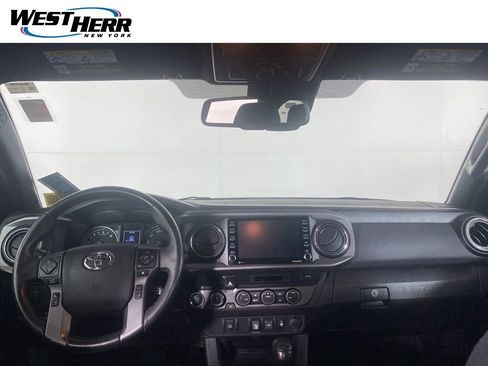 Used 2021 Toyota Tacoma TRD Off-Road AWD/4WD image 18