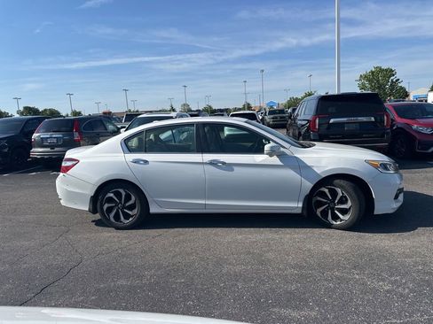Used 2016 Honda Accord EX-L image 12