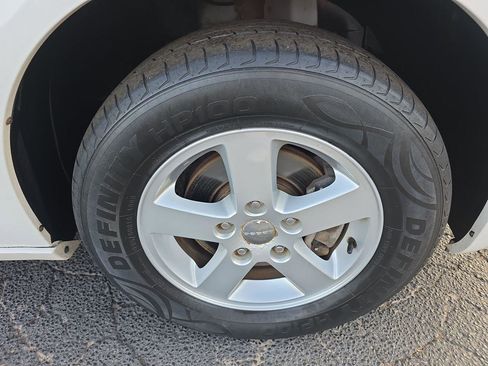 Used 2011 Dodge Grand Caravan Crew w/ Entertainment Group 1 image 16