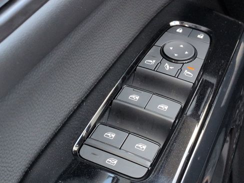 New 2026 Nissan Pathfinder Platinum FWD image 27