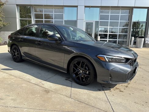 Used 2025 Honda Civic Sport image 2