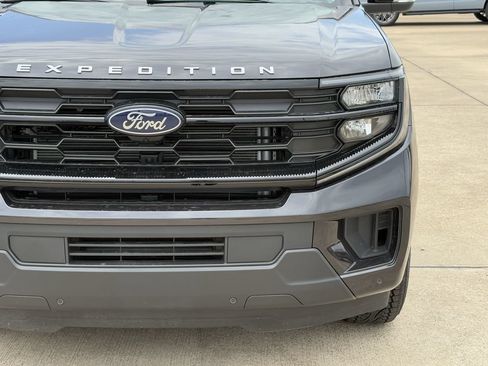 New 2026 Ford Expedition Active RWD image 9