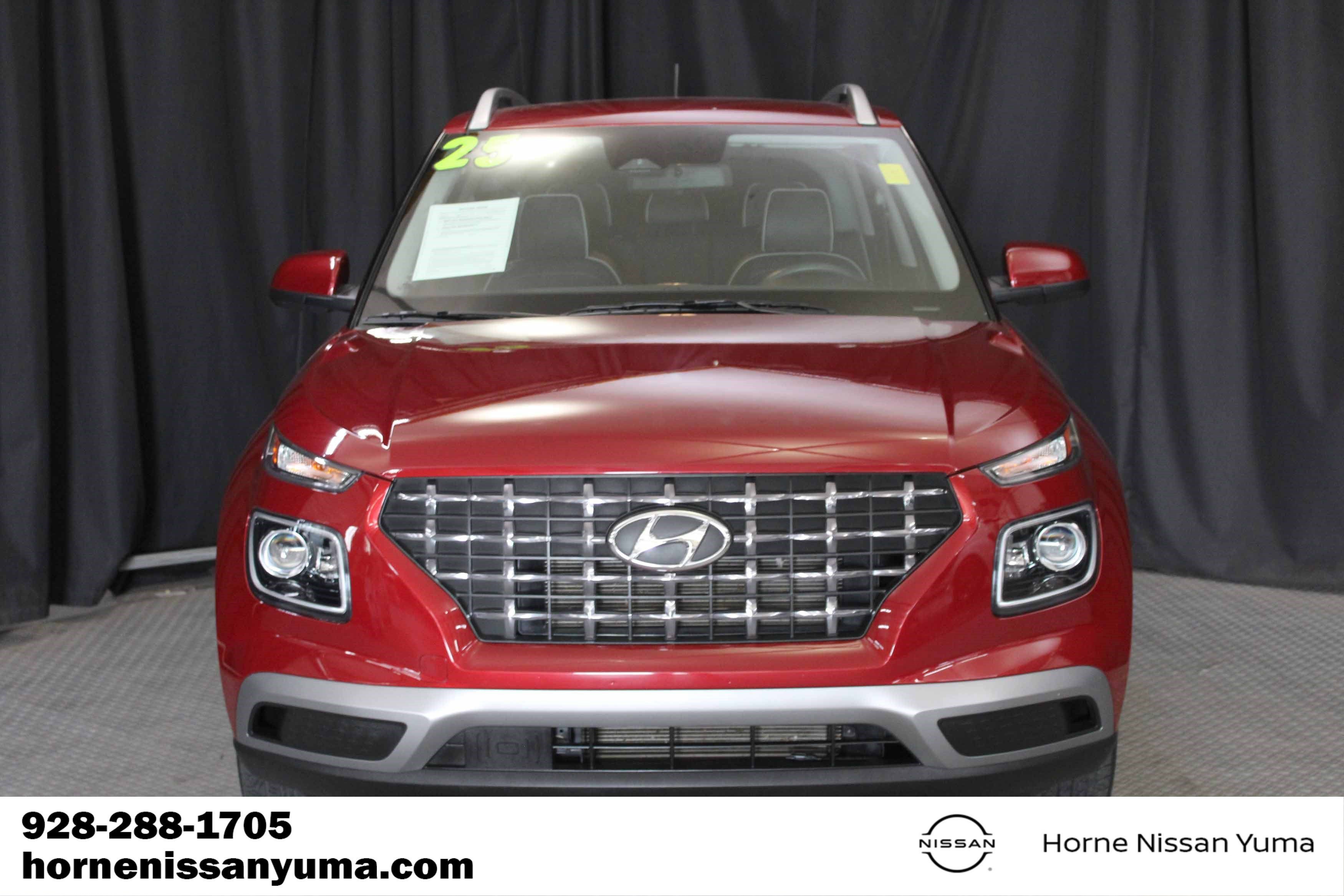 Used 2025 Hyundai Venue Limited FWD image 2