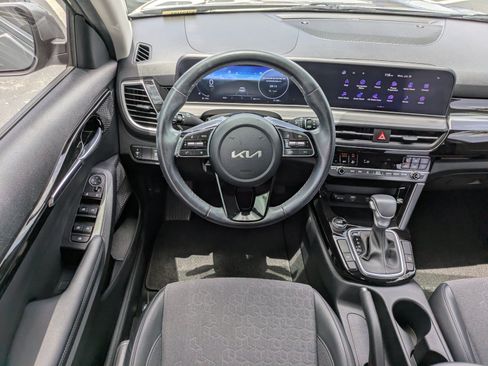Certified 2024 Kia Seltos S FWD image 13