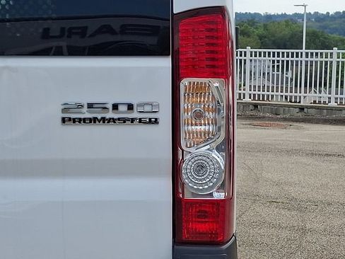 Used 2025 RAM ProMaster 2500 w/ U-Haul Equipment Group FWD image 14
