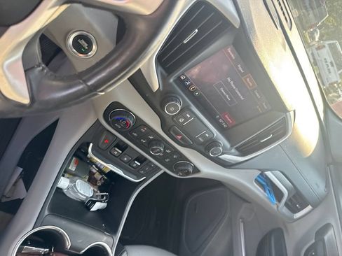 Used 2019 GMC Terrain SLT w/ Preferred Package FWD image 10