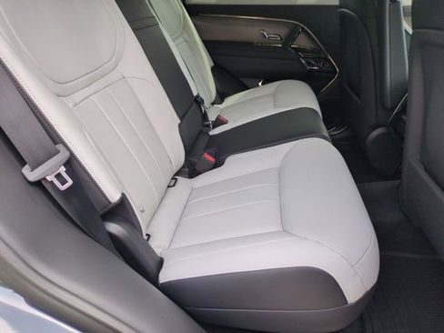 New 2026 Land Rover Range Rover Sport Dynamic SE AWD/4WD image 17