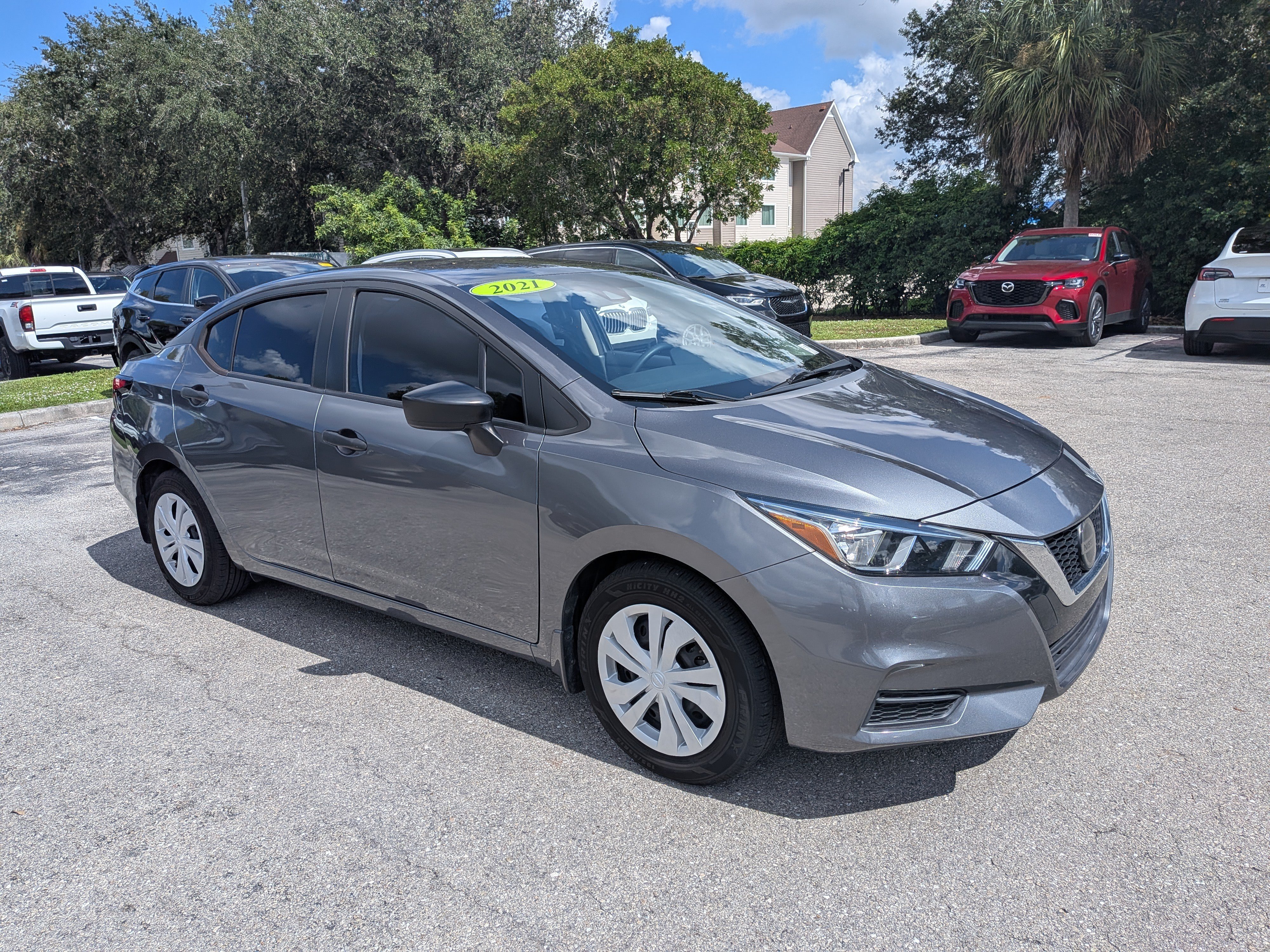 Used 2021 Nissan Versa S FWD image 1