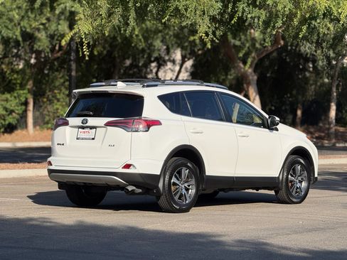Used 2016 Toyota RAV4 XLE FWD image 5
