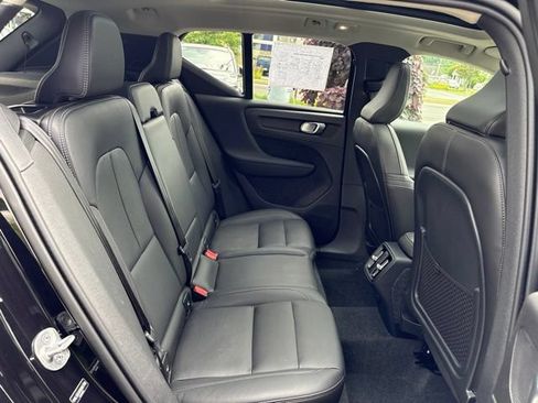 Used 2025 Volvo XC40 B5 Core AWD/4WD image 14