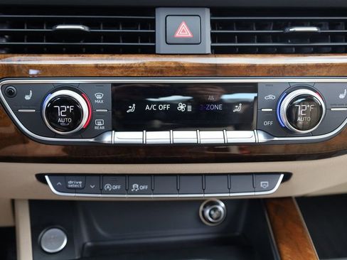 Used 2017 Audi A4 2.0T Premium image 36