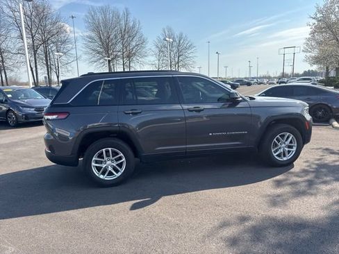 Used 2024 Jeep Grand Cherokee Laredo X w/ Luxury Tech Group I image 11