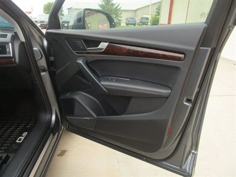 Used 2018 Audi Q5 Prestige image 24