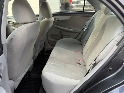 Used 2013 Toyota Corolla LE FWD image 10