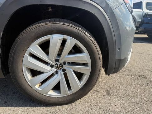 Used 2022 Volkswagen Atlas Cross Sport SE AWD/4WD image 12