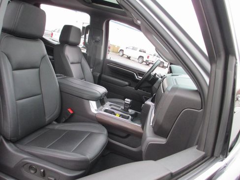 Used 2023 GMC Sierra 1500 SLT w/ SLT Convenience Package image 21