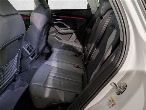 New 2025 Audi Q5 Premium Plus image 17