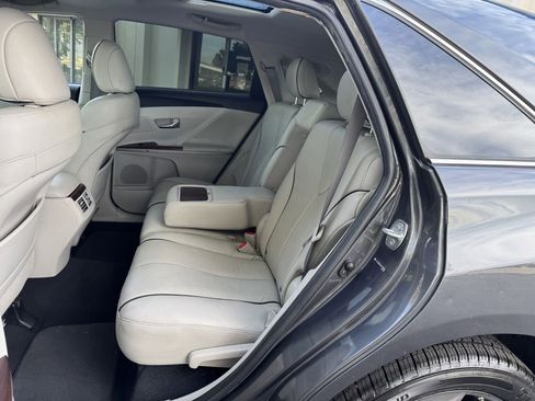 Used 2010 Toyota Venza image 17