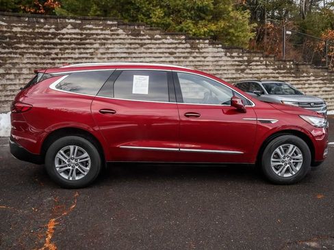Used 2021 Buick Enclave Essence w/ Sound and Sites Package image 4