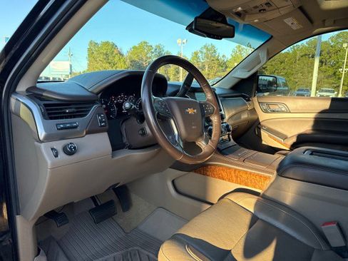 Used 2018 Chevrolet Suburban Premier image 23