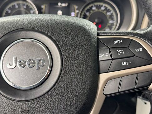Used 2014 Jeep Cherokee Sport AWD/4WD image 23