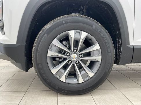 New 2026 Chevrolet Equinox LT w/ Convenience Package II AWD/4WD image 7