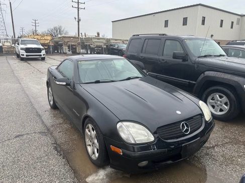 Used 2004 Mercedes-Benz SLK 230 image 2