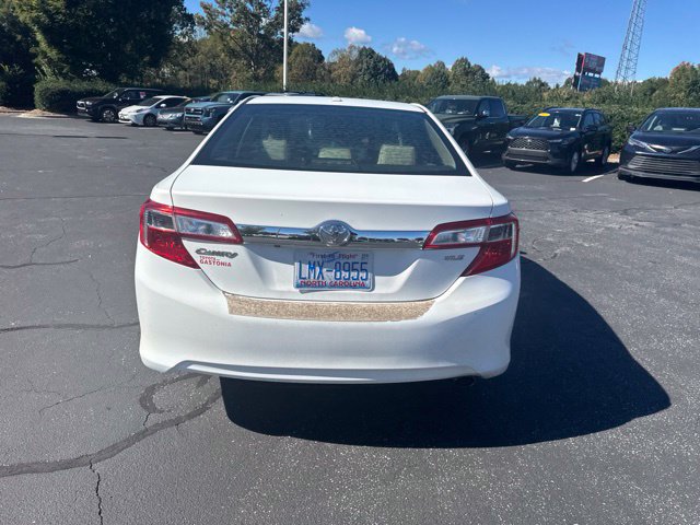 Used 2014 Toyota Camry XLE w/ Leather Package FWD image 5