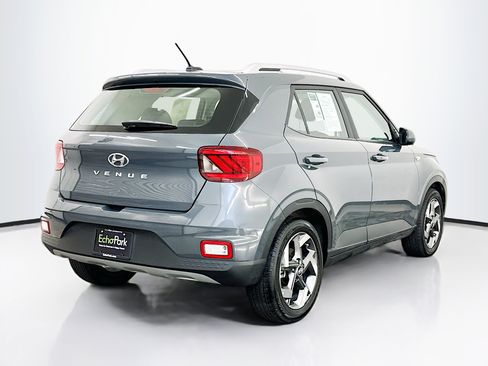 Used 2025 Hyundai Venue SEL image 9