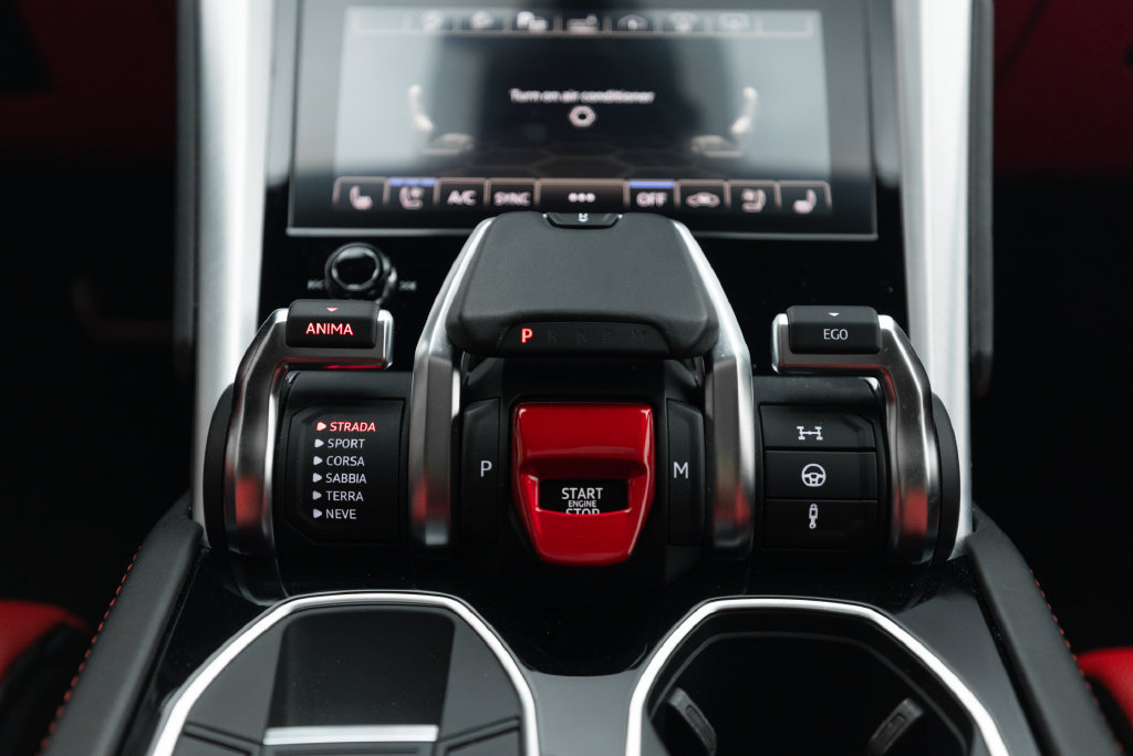 Used 2021 Lamborghini Urus AWD/4WD image 19