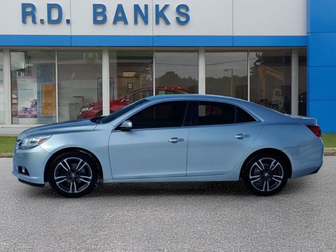 Used 2016 Chevrolet Malibu LTZ image 2